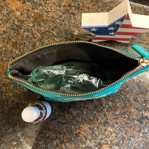 Kiehl’s Bundle (NWOT) - Picture 4 of 6